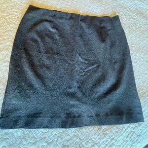 ✨💫Size L, J. Jill Charcoal Ponte Soft Stretch Knee Length Skirt.